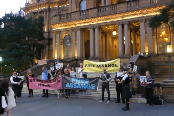 Bagpipes-played-at Free Julian Assange Protest in Sydney, 2019-08-24